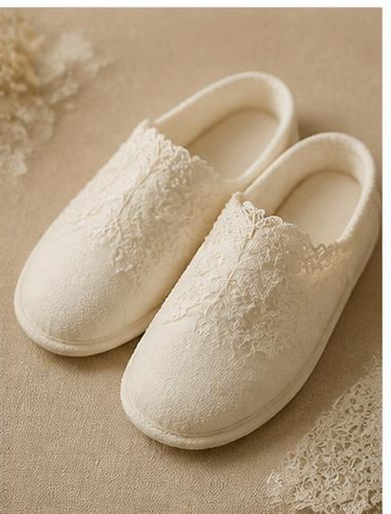 Mother lace slippers